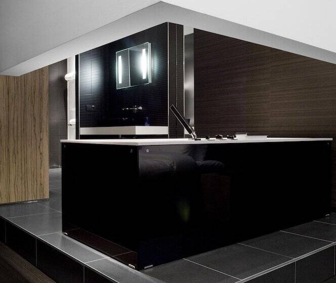 غرفة ديلوكس, Carbon