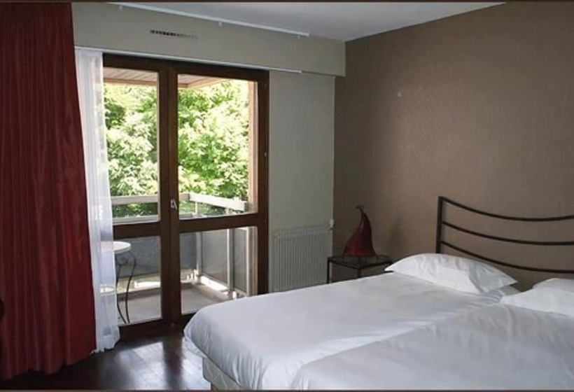 스탠다드 룸, De La Gare