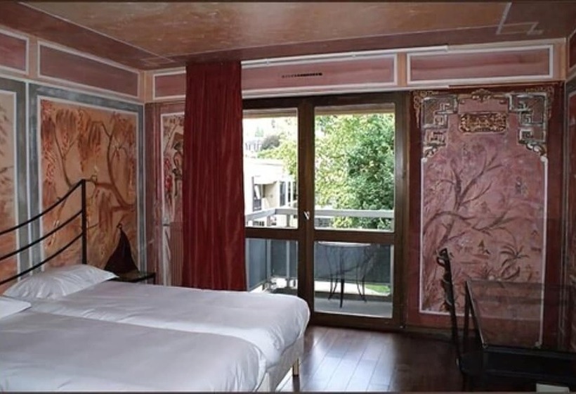 스탠다드 룸, De La Gare