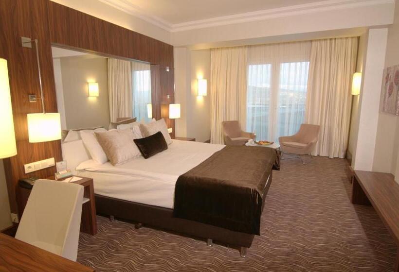 Семейный Номер Классика, Ikbal Thermal Hotel & Spa Afyon