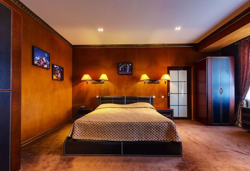 스위트, Marton Berlin House