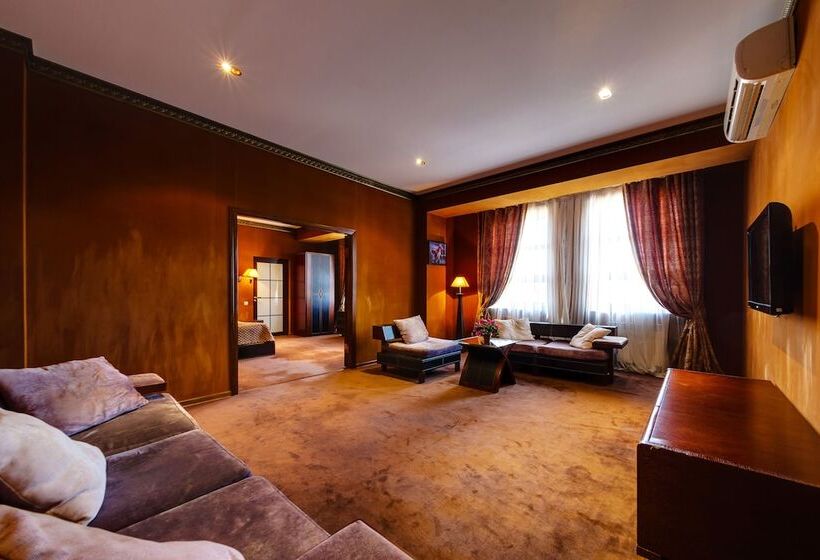 스위트, Marton Berlin House