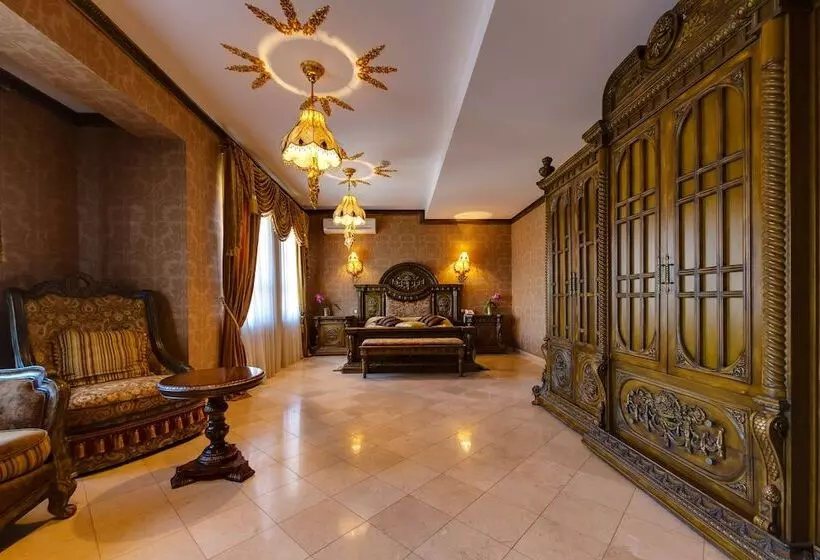 سوئیت پرزیدنت, Marton Berlin House