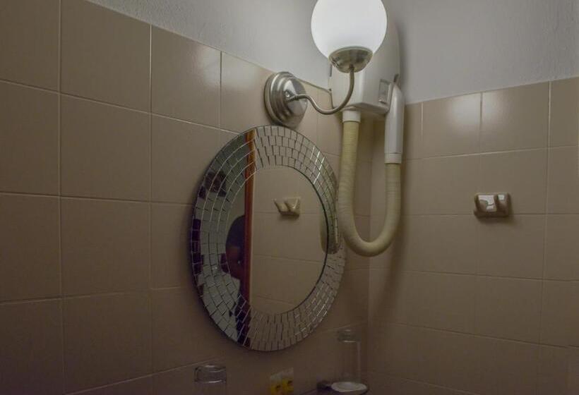 Quarto Estandar Vista Jardim, Polyxeni