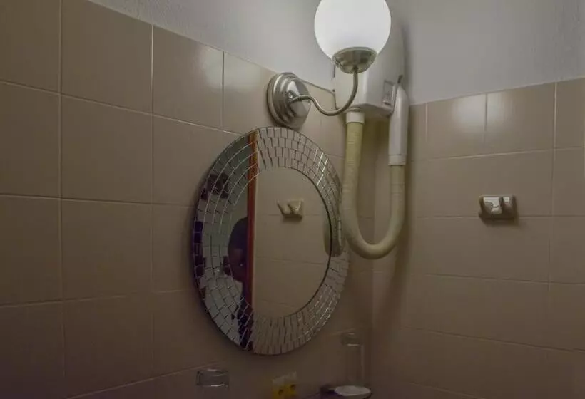 Standardrum Trädgårdsutsikt, Polyxeni