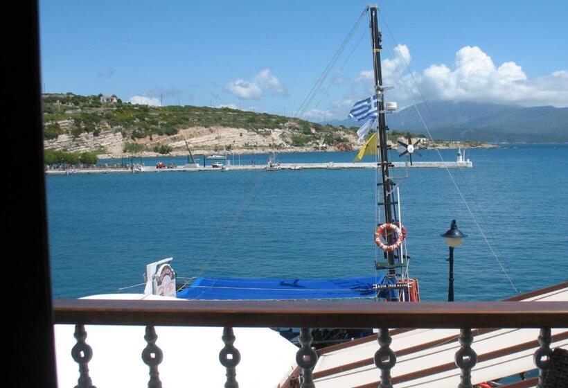 Quarto Estandar Vista Mar, Polyxeni