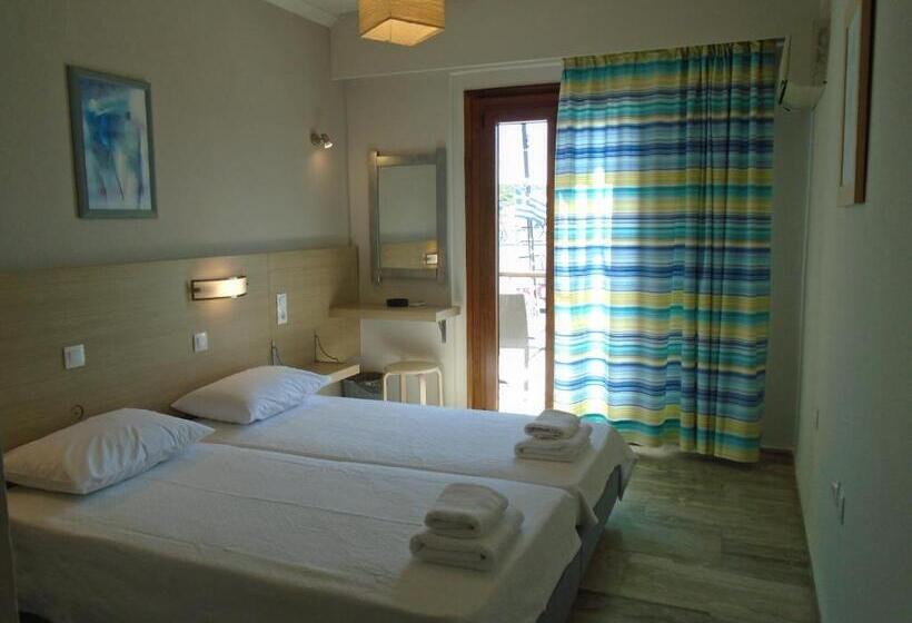 Quarto Estandar Vista Mar, Polyxeni