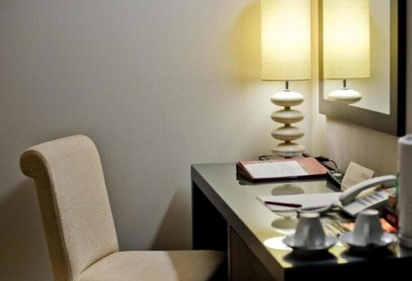 اتاق اکونومی, Optima Collection Troitska