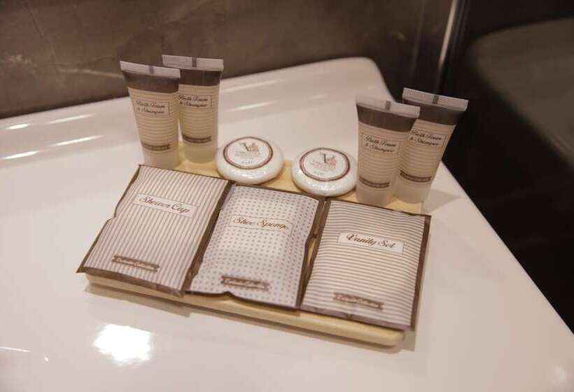 标准间, Virginia Palace