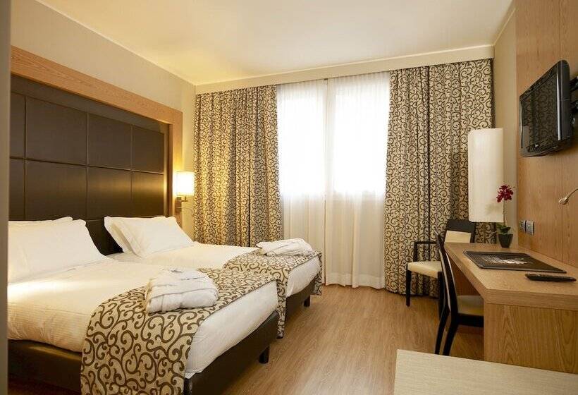 标准间, Virginia Palace