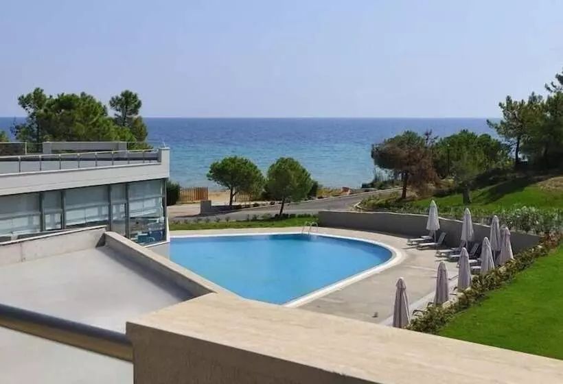 Juniorsviitti, Krotiri Resort