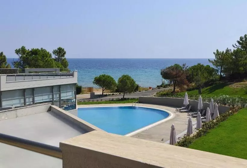 Juniorsviitti, Krotiri Resort