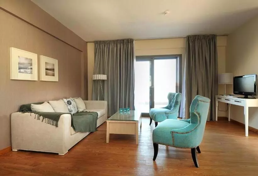 Juniorsviitti, Krotiri Resort