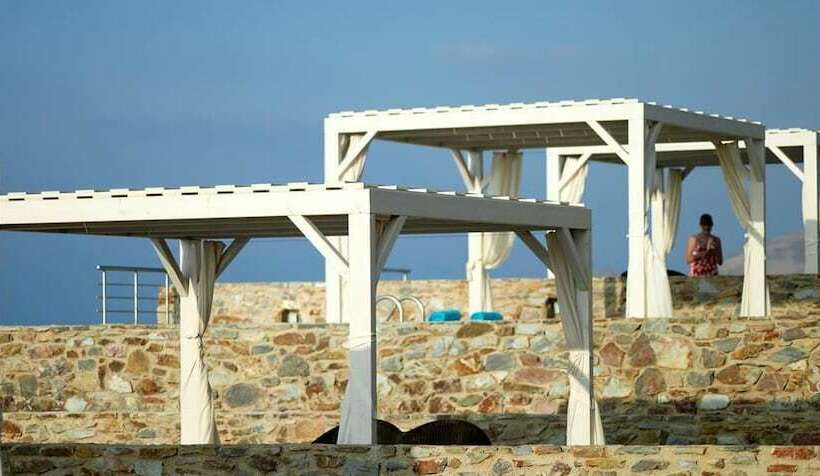 豪华海景房, The Royal Blue