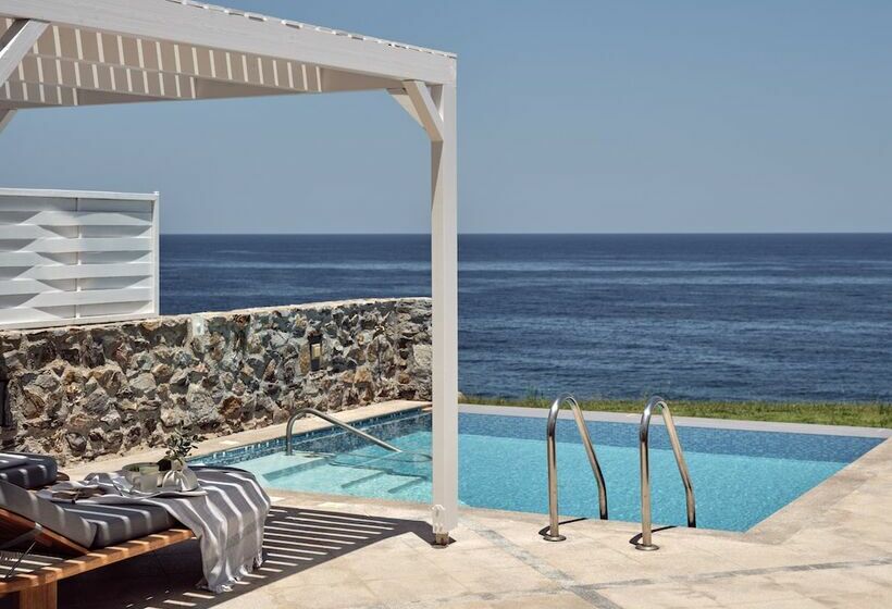 豪华海景房, The Royal Blue