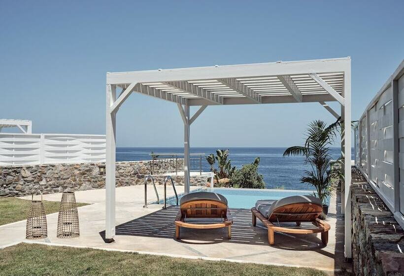 带海景的复工套房, The Royal Blue