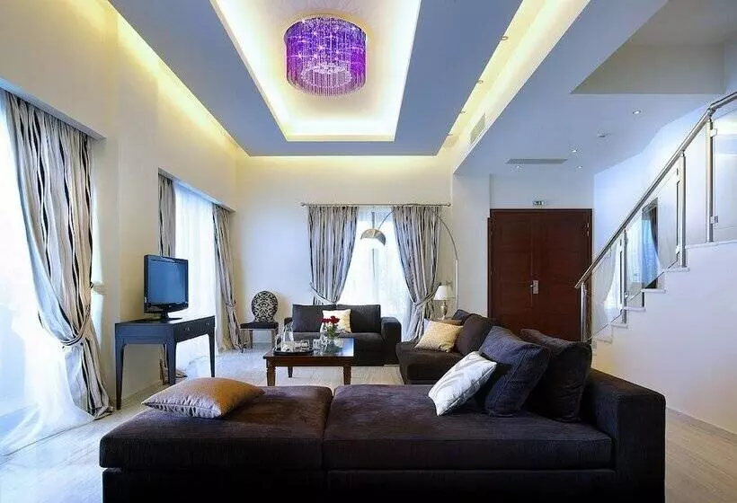 سوئیت پرزیدنت, The Royal Blue