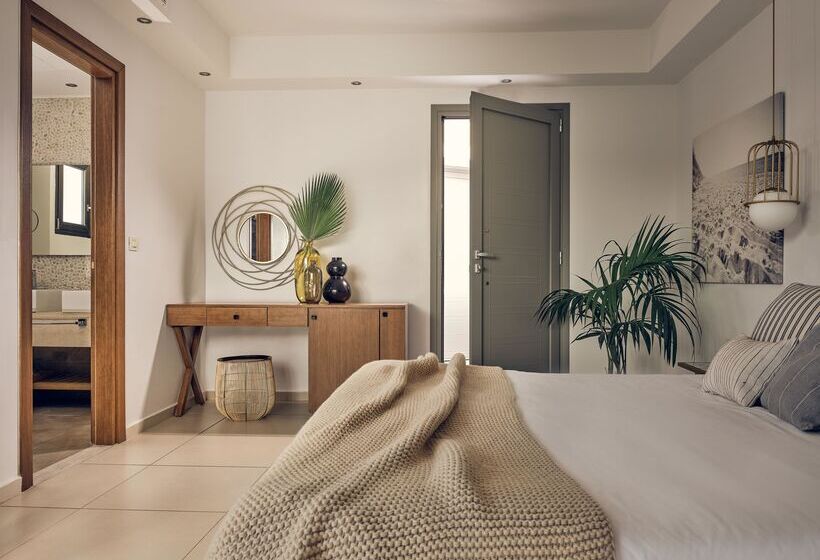 豪华海景房, The Royal Blue