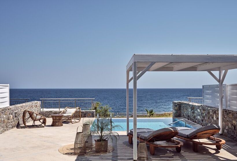 带海景的复工套房, The Royal Blue