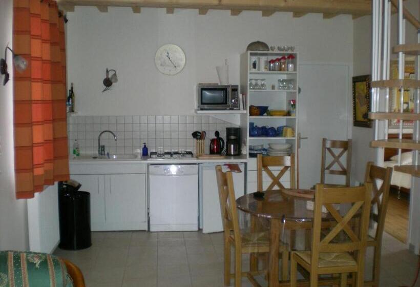 Standard room with outdoor bath, La Vigneraie   Sarl Champ Potard