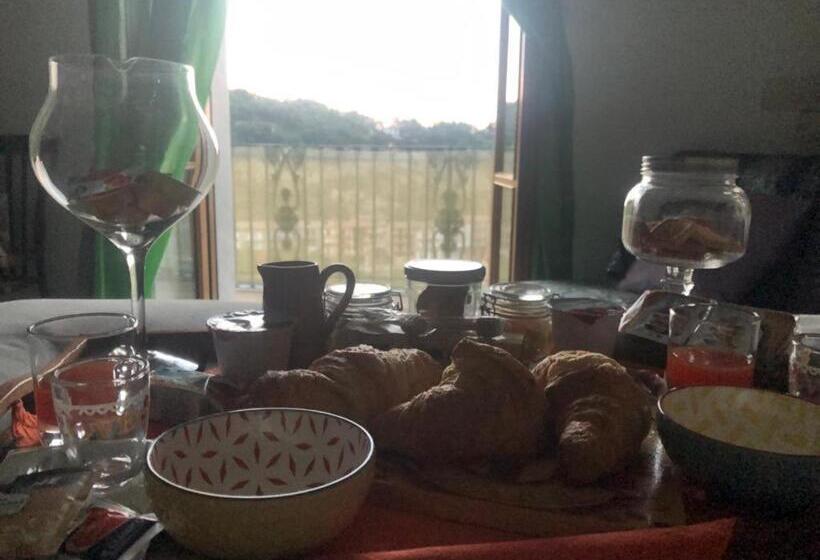 Стандартный внешний трехместный номер с ванной комнатой, La Vista