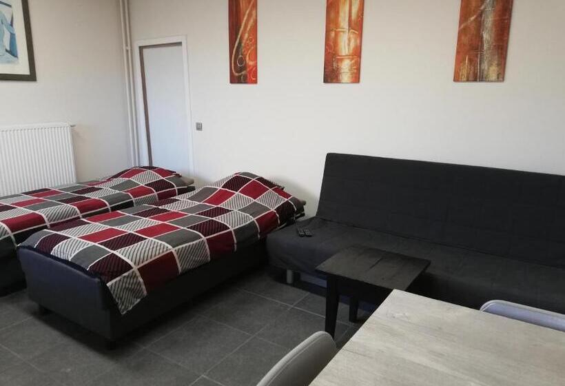 اتاق استاندارد چهار تخته, Skyfall