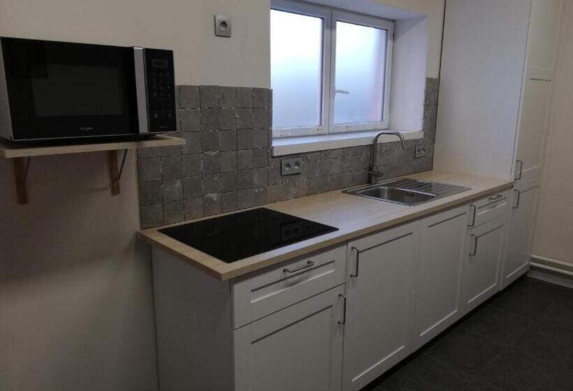 اتاق استاندارد چهار تخته, Skyfall