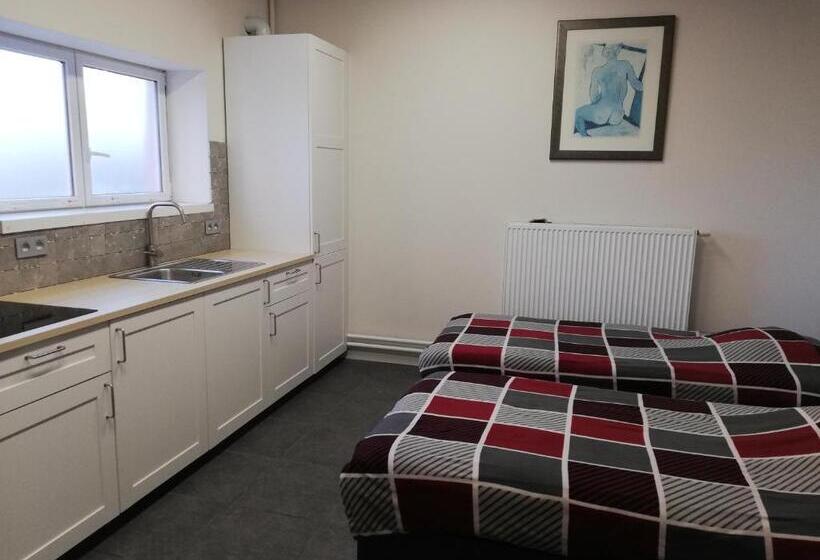 اتاق استاندارد چهار تخته, Skyfall