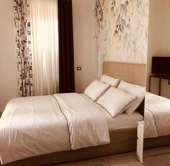 اتاق استاندارد با سرویس بهداشتی مشترک, Casa L Aquila