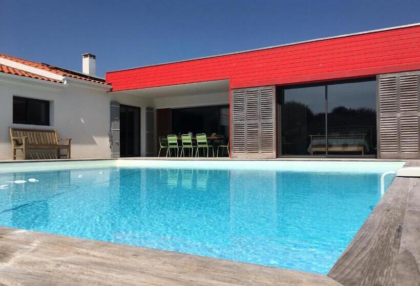 标准间带游泳池, Les Naiades