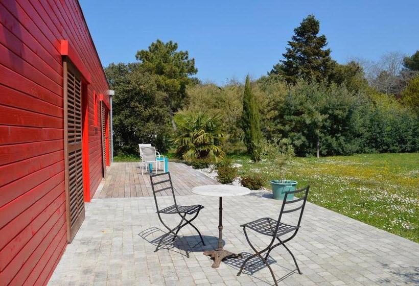 标准间带游泳池, Les Naiades