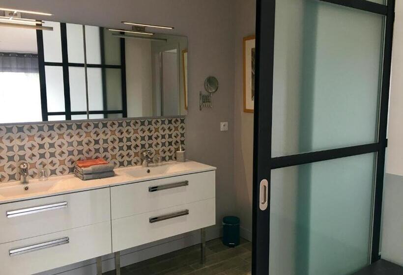 标准间带游泳池, Les Naiades