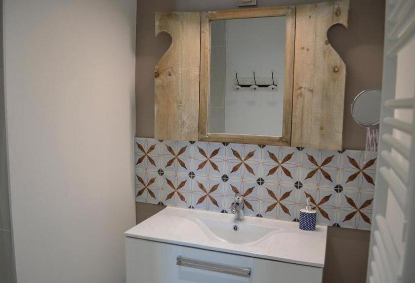 标准房带园景, Les Naiades