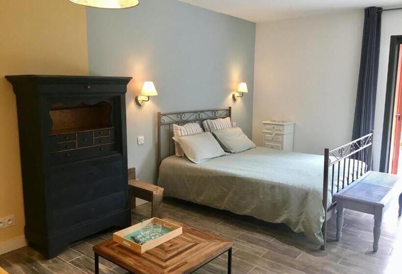 标准房带园景, Les Naiades