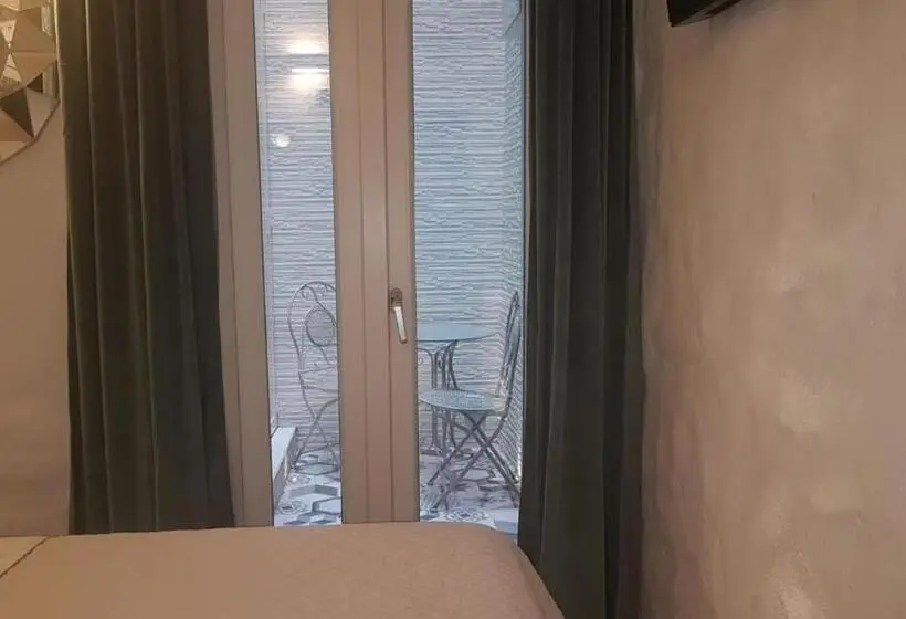 اتاق لوکس, Room Del Giglio