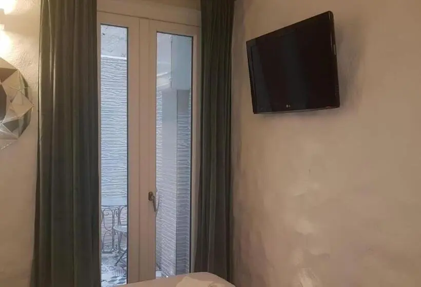 اتاق لوکس, Room Del Giglio