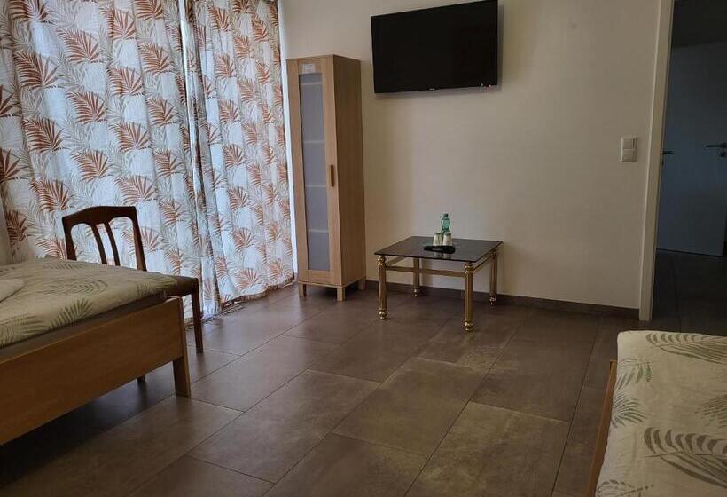 غرفة قياسية مزوَّدة بشُرفة, Seelze Letter Monteurzimmer / Apartment / Messezimmer