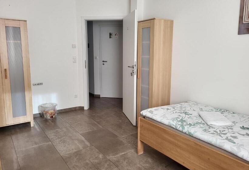 غرفة قياسية فردية, Seelze Letter Monteurzimmer / Apartment / Messezimmer