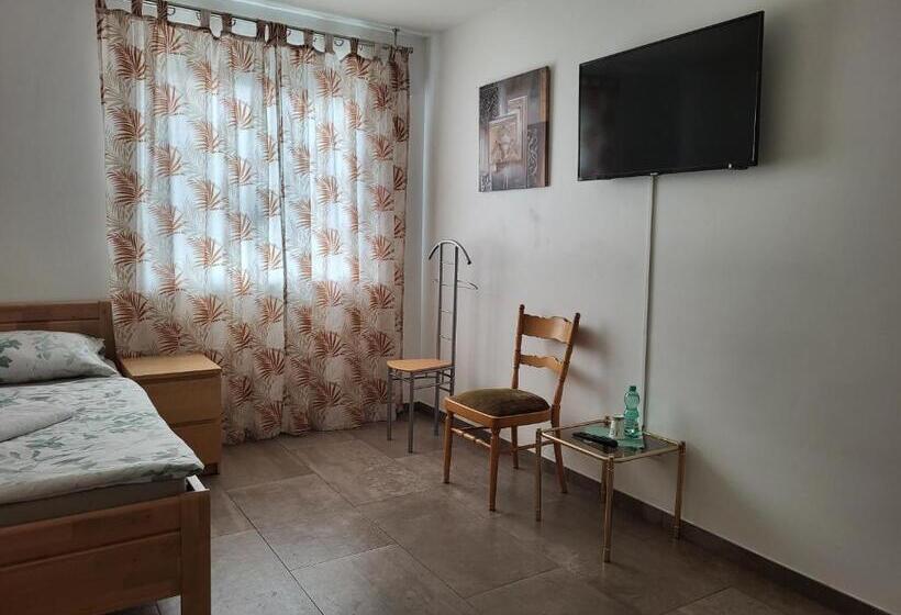 غرفة قياسية فردية, Seelze Letter Monteurzimmer / Apartment / Messezimmer