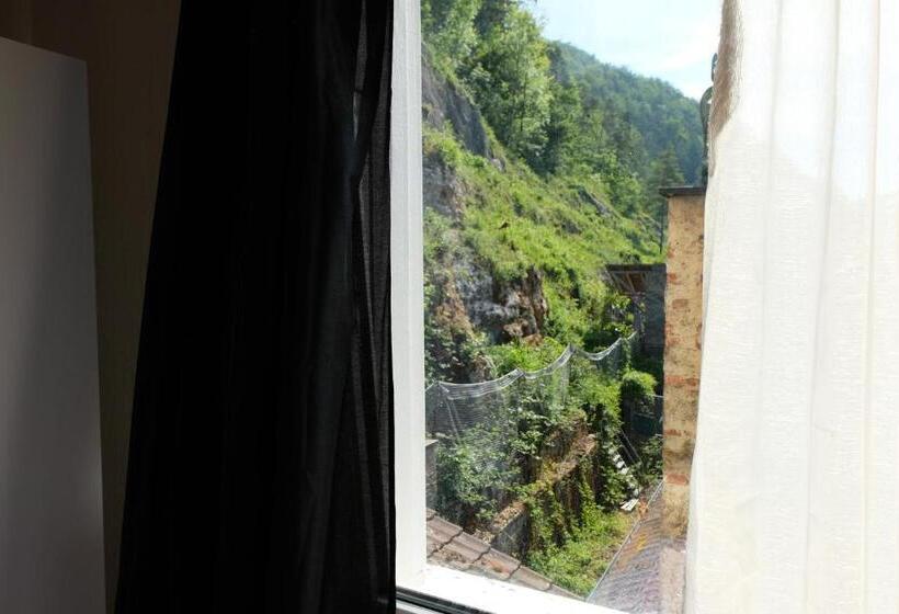 غرفة إقتصادية, Restaurant Don Pepe