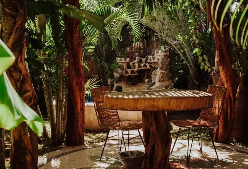 Suite cu Piscină, Mandala Thai
