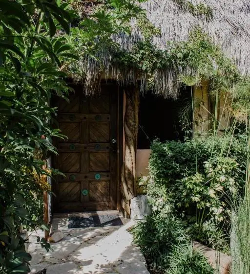 Suite cu Piscină, Mandala Thai