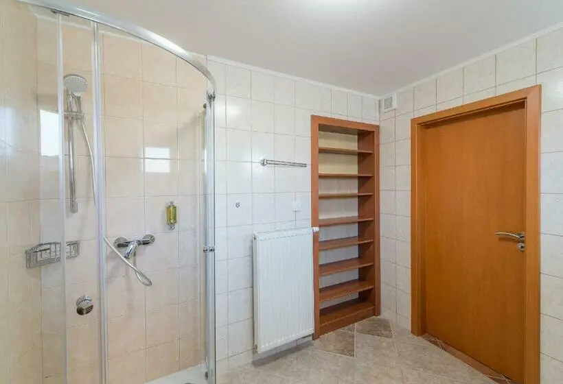 デラックスの４人部屋, Penzion Leknín