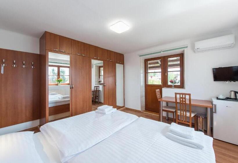 חדר דלוקס עם מרפסת, Penzion Leknín