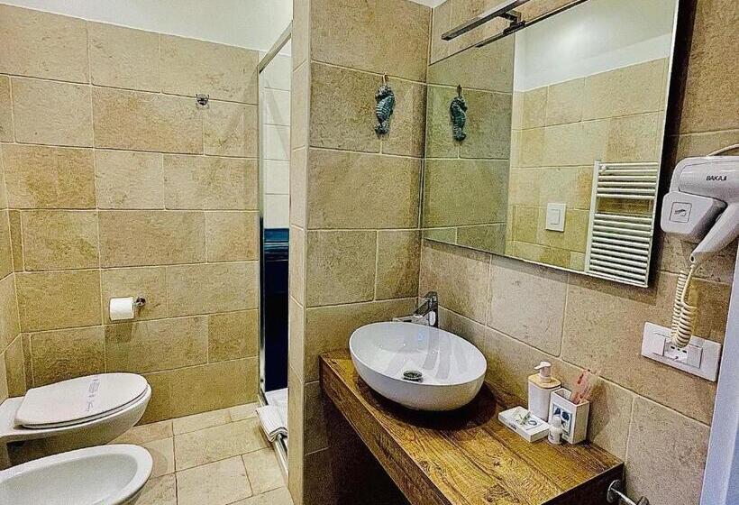 اتاق لوکس با بالکن, Mimì Maison Bari