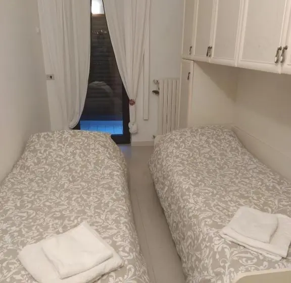 バス共有のスタンダードルーム, La Casa Di Mariagrazia Rooms Con Cucina Condivisa E Terrazza