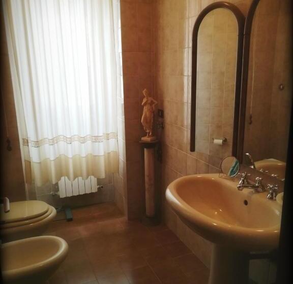 غرفة ديلوكس مطلّة علي البحر, Colle Dei Lauri