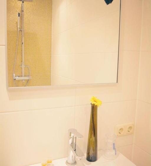 디럭스 룸, Devilla