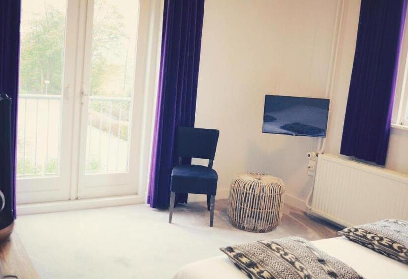 디럭스 룸, Devilla