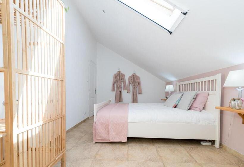 スタンダードルーム, Quinta Bogesi